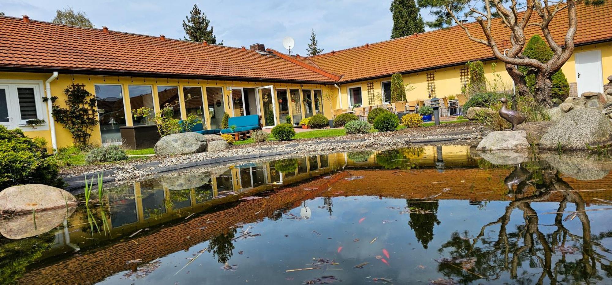 Hotel Pommerscher Hof Zinnowitz Exterior photo